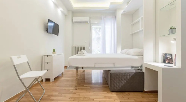 Cozy Flat with Terrace & Patio near Lycabettus, Забронировать Отель Отели Афины с парковкой, рядом с Театр Каролос Коун "Театрон технис", Парковка