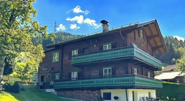 Шале с балконом Chalet Bamberg near Ski Lift & Slope