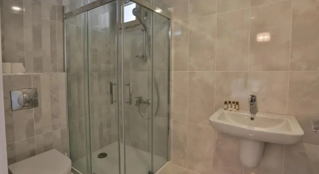 Люкс с 3 комнатами Royal Comfort Hotel
