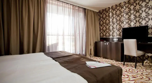 Platinum Hotel & Casino