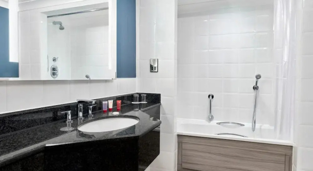 Двухместный полулюкс Leonardo Royal Southampton Grand Harbour