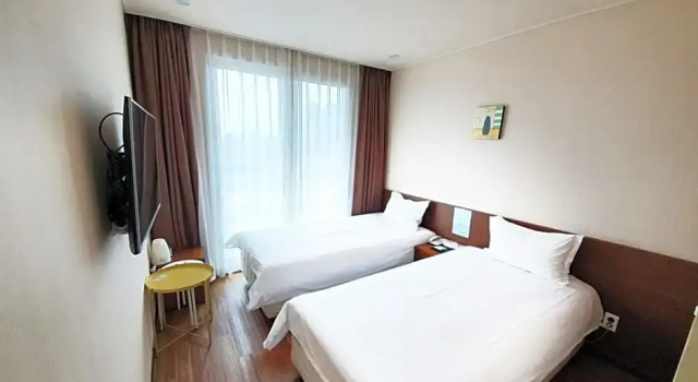 Двухместный номер Standard Jeju Ocean Blue Hotel
