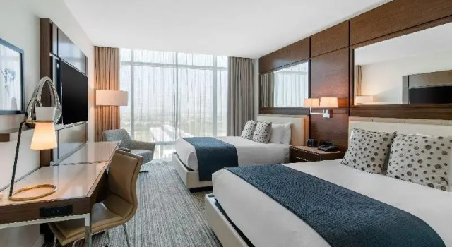Четырёхместный номер Deluxe Omni Frisco at The Star