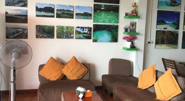 Pro Chill Krabi Guesthouse, Забронировать Отель «постель и завтрак» Отели Краби-таун с парковкой, рядом с Khao Khanap Nam, Парковка
