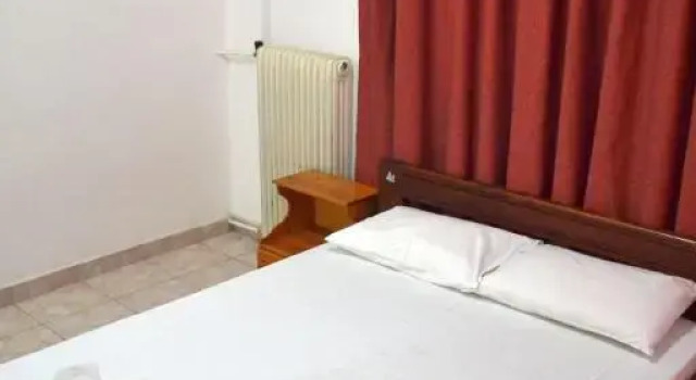 Lantzos Studios, Book Hotel Oreoí Evia