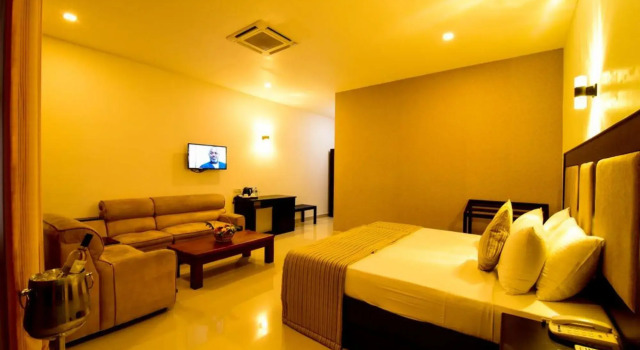 Full Moon Garden Hotel