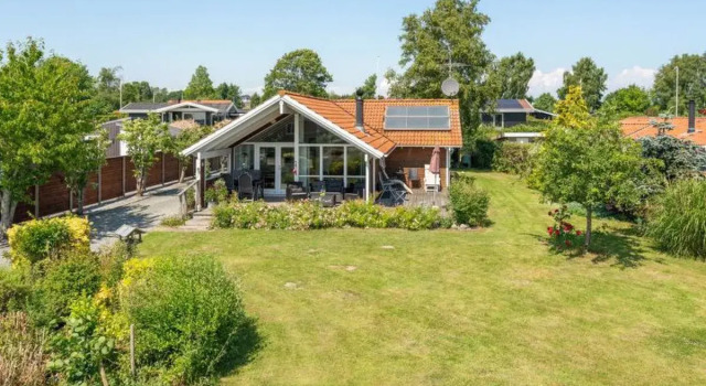 "Kaike" - 100m from the sea in SE Jutland, Book Hotel Hoteller i Haderslev med parkering, Parkering