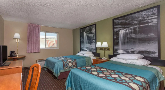 Четырёхместный номер Standard Super 8 by Wyndham Mendota I-39