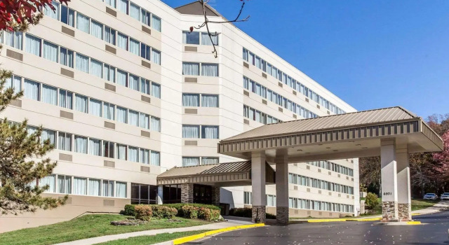 Двухместный люкс Clarion Hotel & Suites BWI Airport North