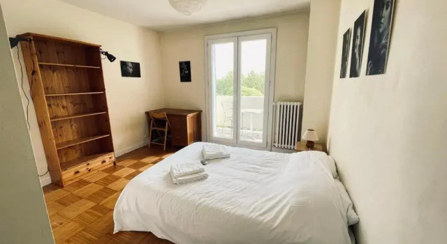 Sublime 80m With Balcony In Toulouse, Забронировать Отель Отели Тулузы с парковкой, рядом с Церковь Нотр-Дам-де-ла-Дальбад, Парковка
