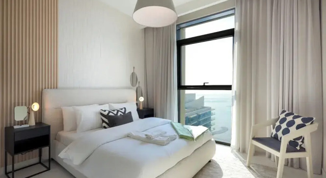 Aya - Exquisite Beachfront 1BR Living in Palm Jumeirah, Забронировать Апартаменты/квартира Отели Мадинат-Зайед с парковкой, Парковка