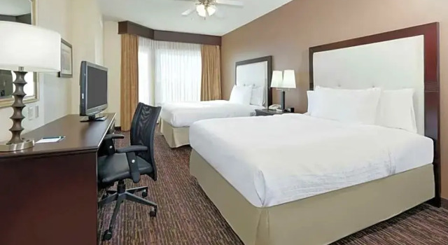 Четырёхместный люкс NONSMOKING c 1 комнатой Homewood Suites Wichita Falls