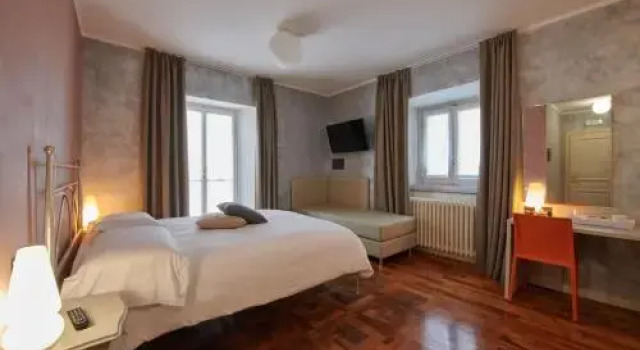 Foresteria La Torretta, Buchen Sie Hotel Fino Mornasco Lombardei