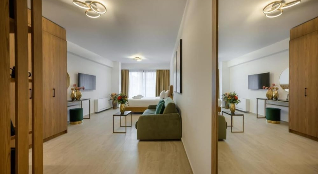 Cens Bronze Luxury Suites