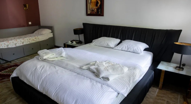 Трёхместный номер Standard c 1 комнатой Moncheri Butik Otel & Restoran