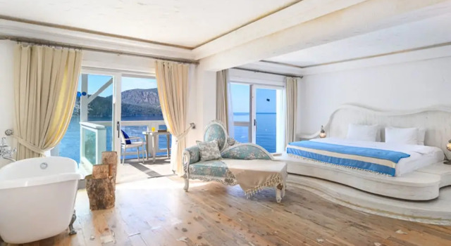 Люкс с балконом и с видом на воду Likya Gardens Hotel