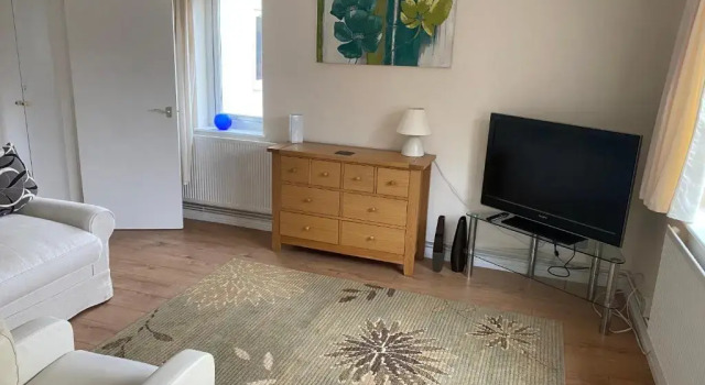 Spacious first floor apartment in the centre of Church Stretton with free parking, Забронировать Апартаменты/квартира Отели Черч-Стреттон с парковкой, рядом с Центр досуга Teme Leisure в городе Черч-Стреттон, Парковка