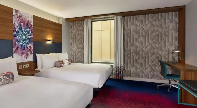 Четырёхместный номер Standard Aloft by Marriott Birmingham Eastside