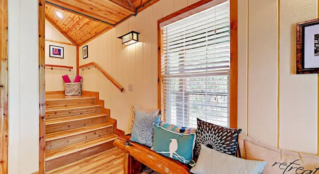10202 Wommack Rd House - 5 Br home by RedAwning