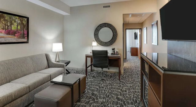 Люкс Drury Plaza Hotel Savannah Pooler