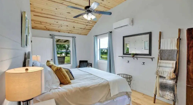 3 Acres of Luxury and Views in Fred Wine Country!, Reserva ahora Casa o chalet Villas en Albert, Villa