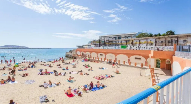 Апартаменты APPARTEMENT LES PIEDS DANS L'EAU parking