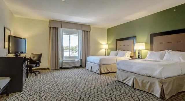 Люкс c 1 комнатой Holiday Inn Poplar Bluff by IHG