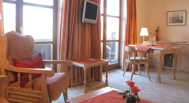 Landgasthof Osterseen, Rezervasyon Otel Iffeldorf Pfaffenwinkel