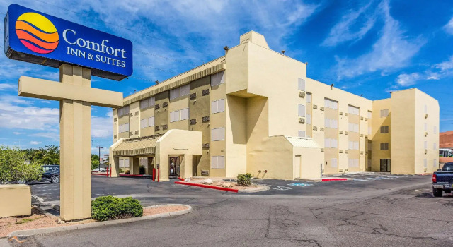 Comfort Inn & Suites Albuquerque Downtown, Rezerwuj Hotel Hotele w Albuquerque z parkingiem, Parking