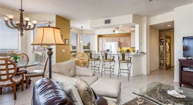 Palm Harbor 504W - Three Bedroom Condo, Забронировать Отель Отели Fort Myers Area с парковкой, Парковка