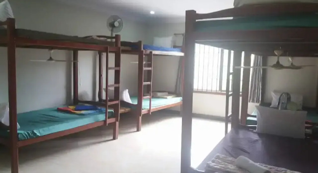 Кровать в общем номере Blue Diamond Hostel