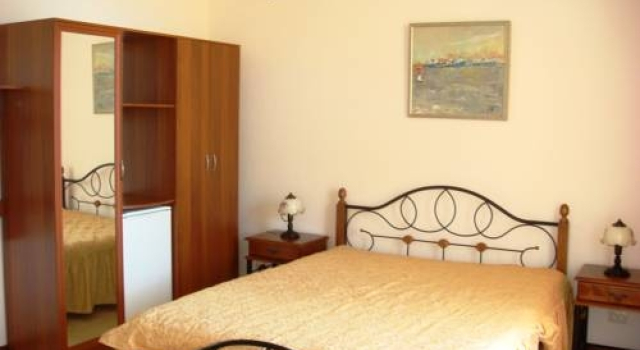 U Kara-Daga Guest House, Book Guesthouse Koktebel 