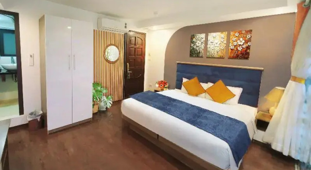Двухместный номер Deluxe с балконом Hanoi Amorita Boutique Hotel & Travel