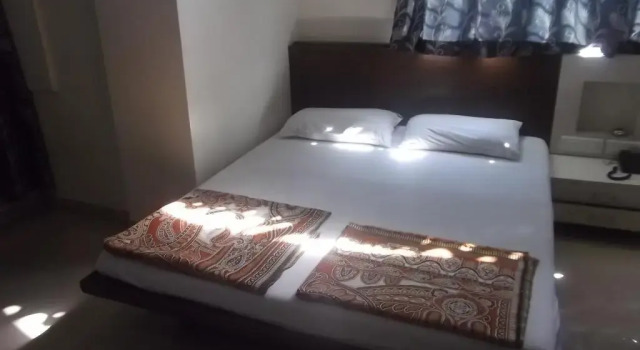 Hotel Rajshree Lodging, Забронировать Отель Отели Насик 3 звезды, 3*