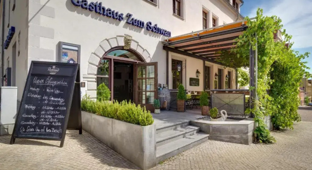 加斯索斯祖姆施万酒店, 预订 酒店 Oschatz Saxon Castle and Heathland