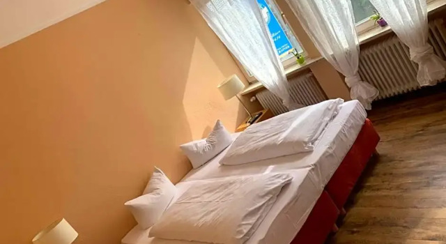 Hotel Seeluna - Café Lounge & Restaurant am Klostersee, Rezervovat Hotel Ebersberg Upper Bavaria