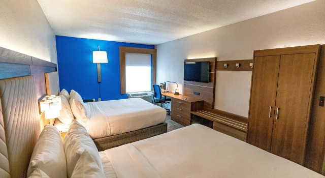 Четырёхместный номер Standard Holiday Inn Express Hotel & Suites Nashville Brentwood 65S