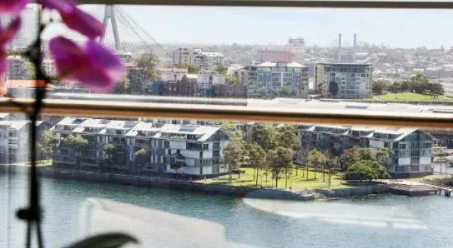 Waterfront CBD luxury 1Br with best view, Забронировать Отель Отели Сиднея 4 звезды, рядом с Рыбный рынок Сиднея, 4*