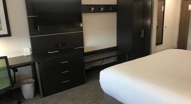 Двухместный люкс Holiday Inn Express & Suites - Summerville by IHG