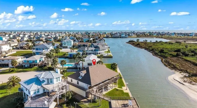 Коттедж с 4 комнатами Bay Vista- New Listing In Terramar Beach, 4 Br/ 3 Ba, Boat Slip 4 Bedroom Home
