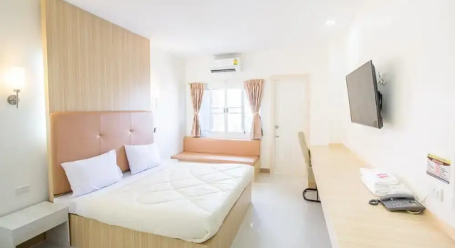 Двухместный номер Standard с балконом P.A. Thani Hotel