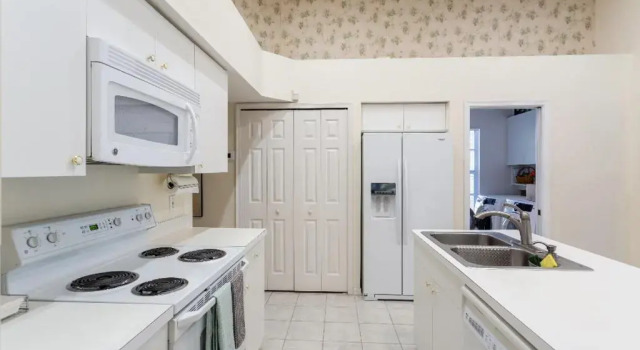 Serene & Attractive Heated Pool Spa Home