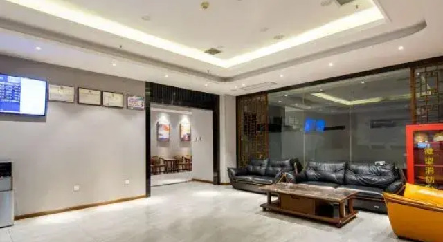 Jinlv Hotel (Xi'an North Railway Station Beiyuan Subway Station Store)