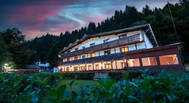 . Hotel Craiul Crailor