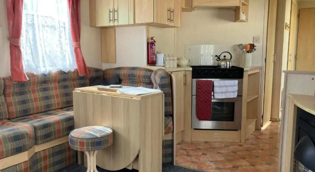 2 bedroom caravan on 4 star park
