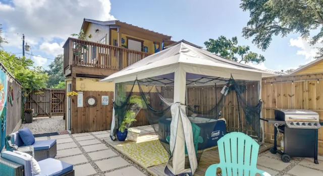 Апартаменты c 1 комнатой с балконом 3 Mi to Boardwalk: Bacliff Apartment w/ Hot Tub