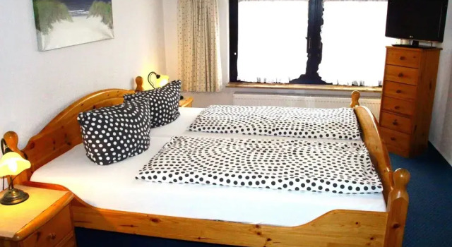 Klippenhotel garni, Buchen Sie Hotel Usingen Taunus