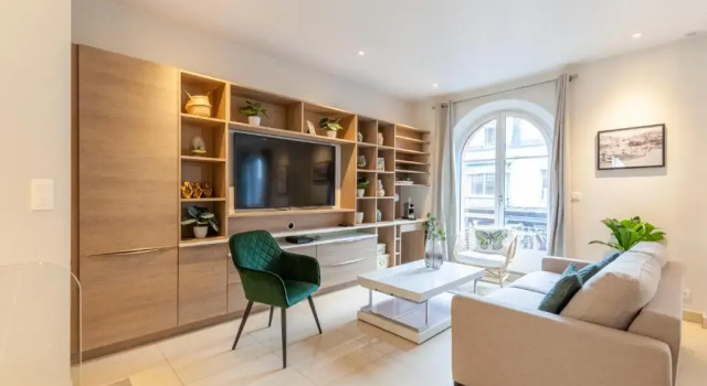 Beau duplex - Haut de gamme Place Morny - 75m2, Забронировать Апартаменты/квартира Отели Довиль с парковкой, рядом с Железнодорожный вокзал Трувиль-Довиль, Парковка