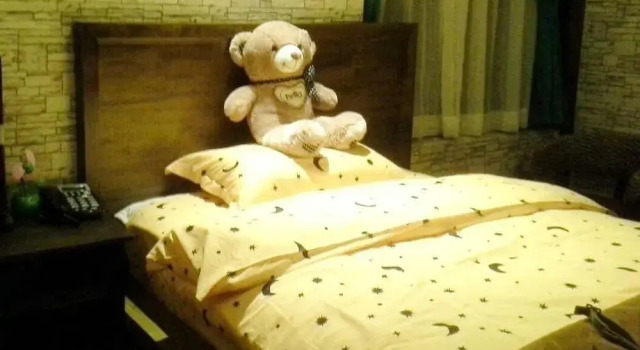 Lijiang Bear Baby Inn, Забронировать Отель Лицзян Юньнань, рядом с Улица Сквер-стрит Древнего города Даянь