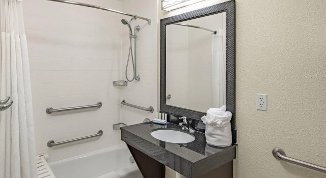 Четырёхместный номер Standard Fairfield Inn & Suites by Marriott New Braunfels